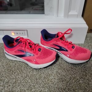 Brooks Launch GTS 9 Gym Sneakers Womens Size 6.5 Running Shoes Walking Pink